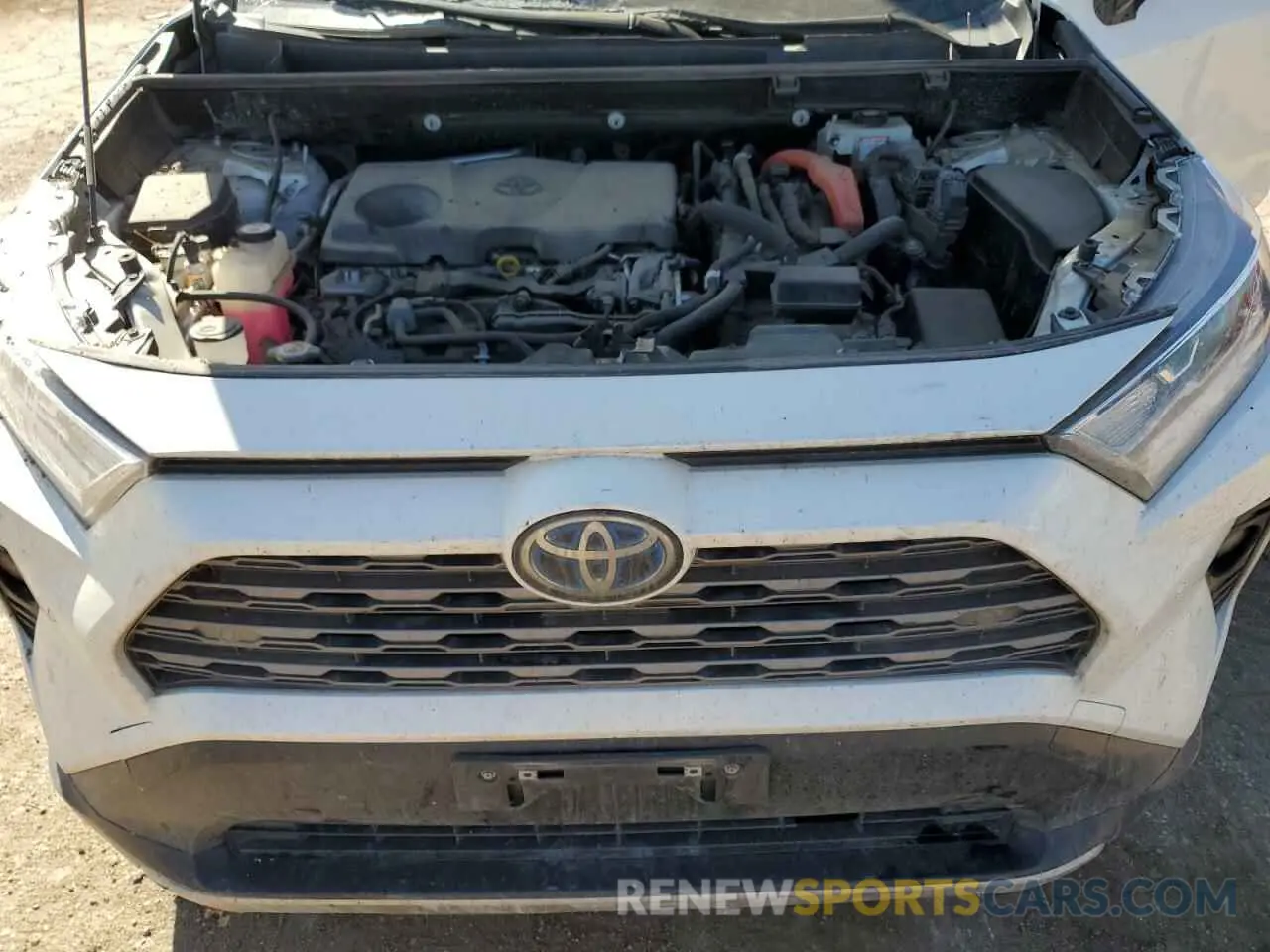 12 Photograph of a damaged car JTMEWRFV6LJ030016 TOYOTA RAV4 2020