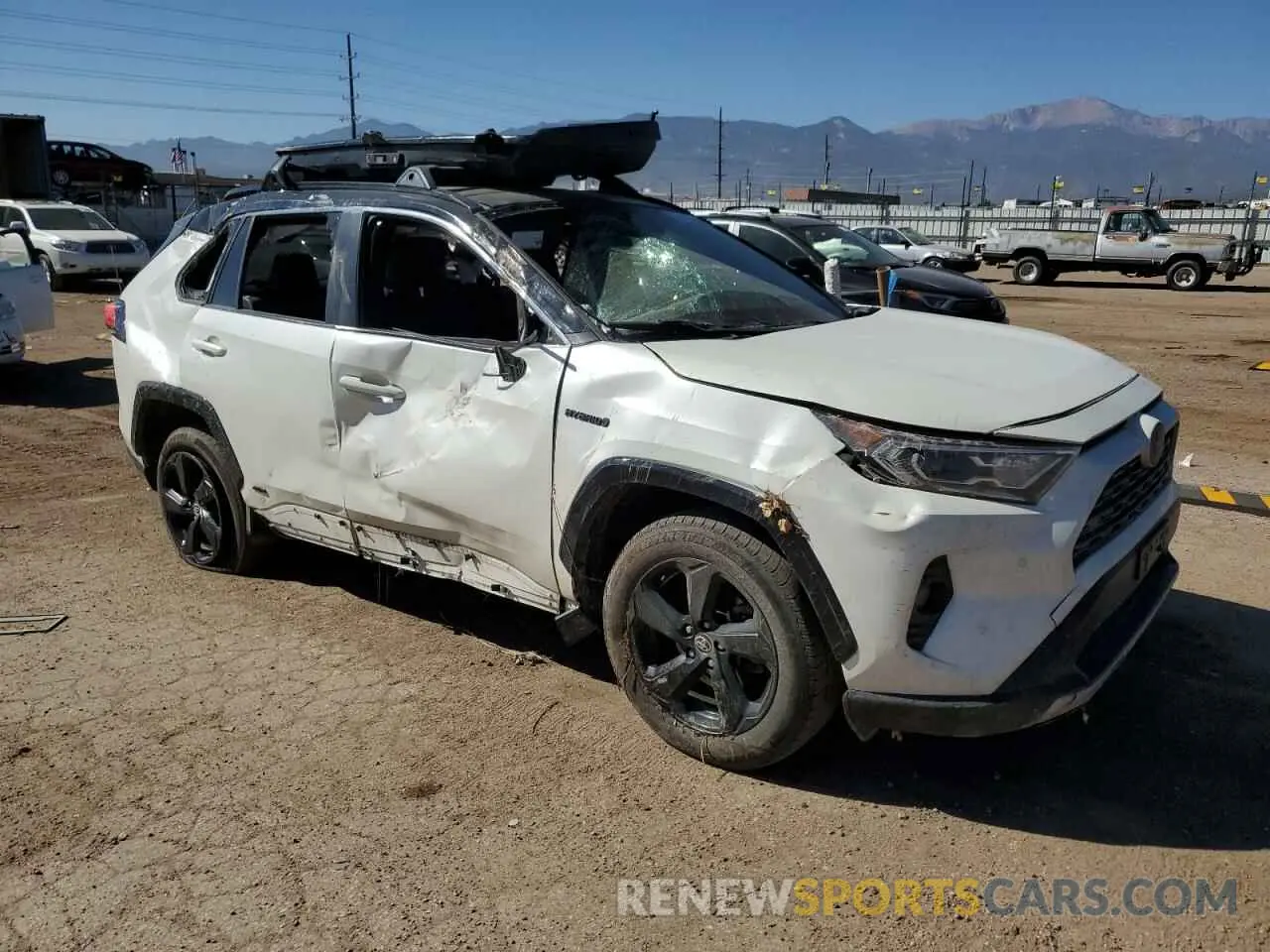 4 Photograph of a damaged car JTMEWRFV6LJ030016 TOYOTA RAV4 2020