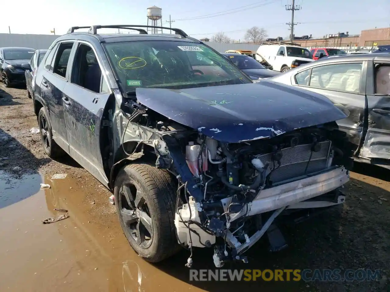 1 Photograph of a damaged car JTMEWRFV6LJ038942 TOYOTA RAV4 2020