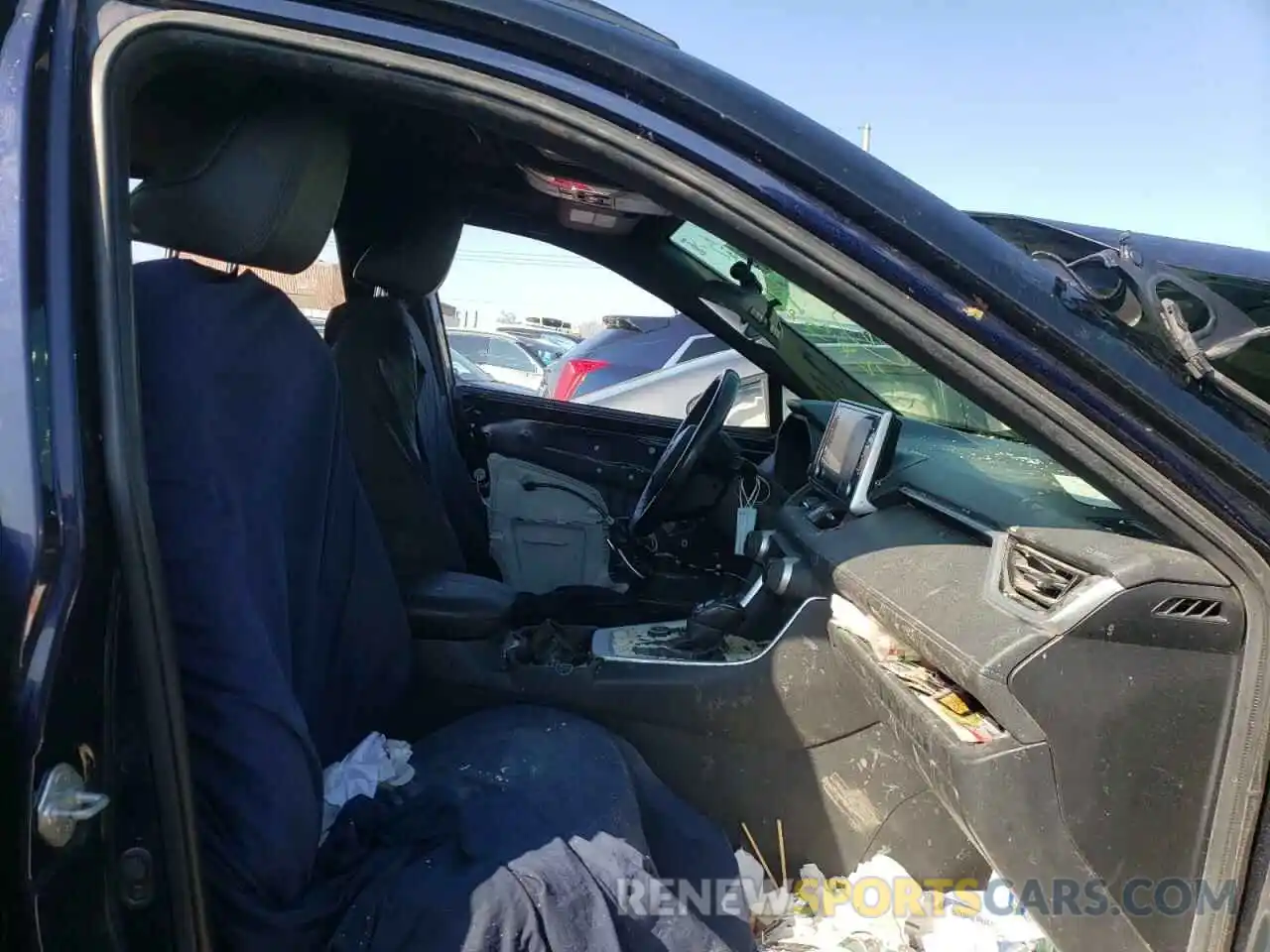 5 Photograph of a damaged car JTMEWRFV6LJ038942 TOYOTA RAV4 2020