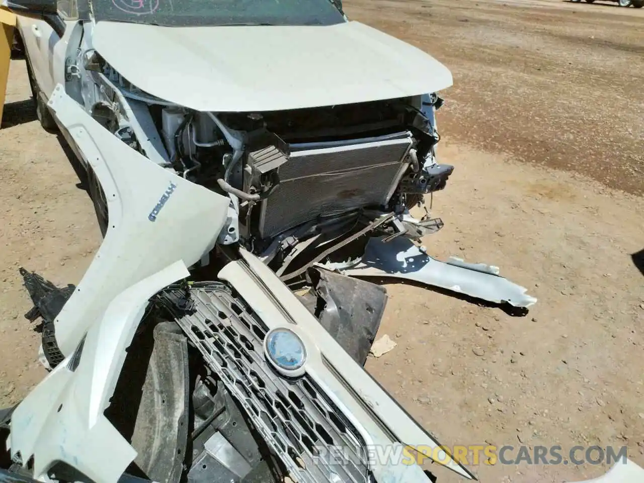 9 Photograph of a damaged car JTMEWRFV6LJ039167 TOYOTA RAV4 2020