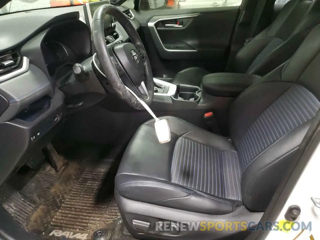 7 Photograph of a damaged car JTMEWRFV7LD527123 TOYOTA RAV4 2020