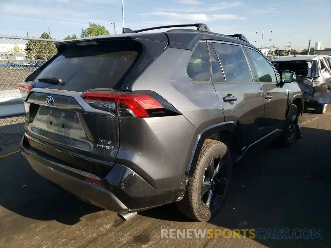 4 Photograph of a damaged car JTMEWRFV7LD535612 TOYOTA RAV4 2020