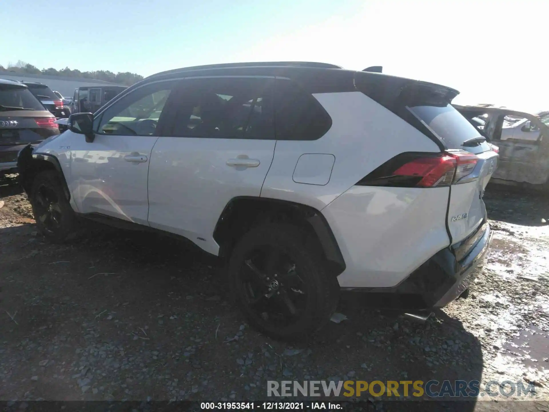 3 Photograph of a damaged car JTMEWRFV7LJ046533 TOYOTA RAV4 2020