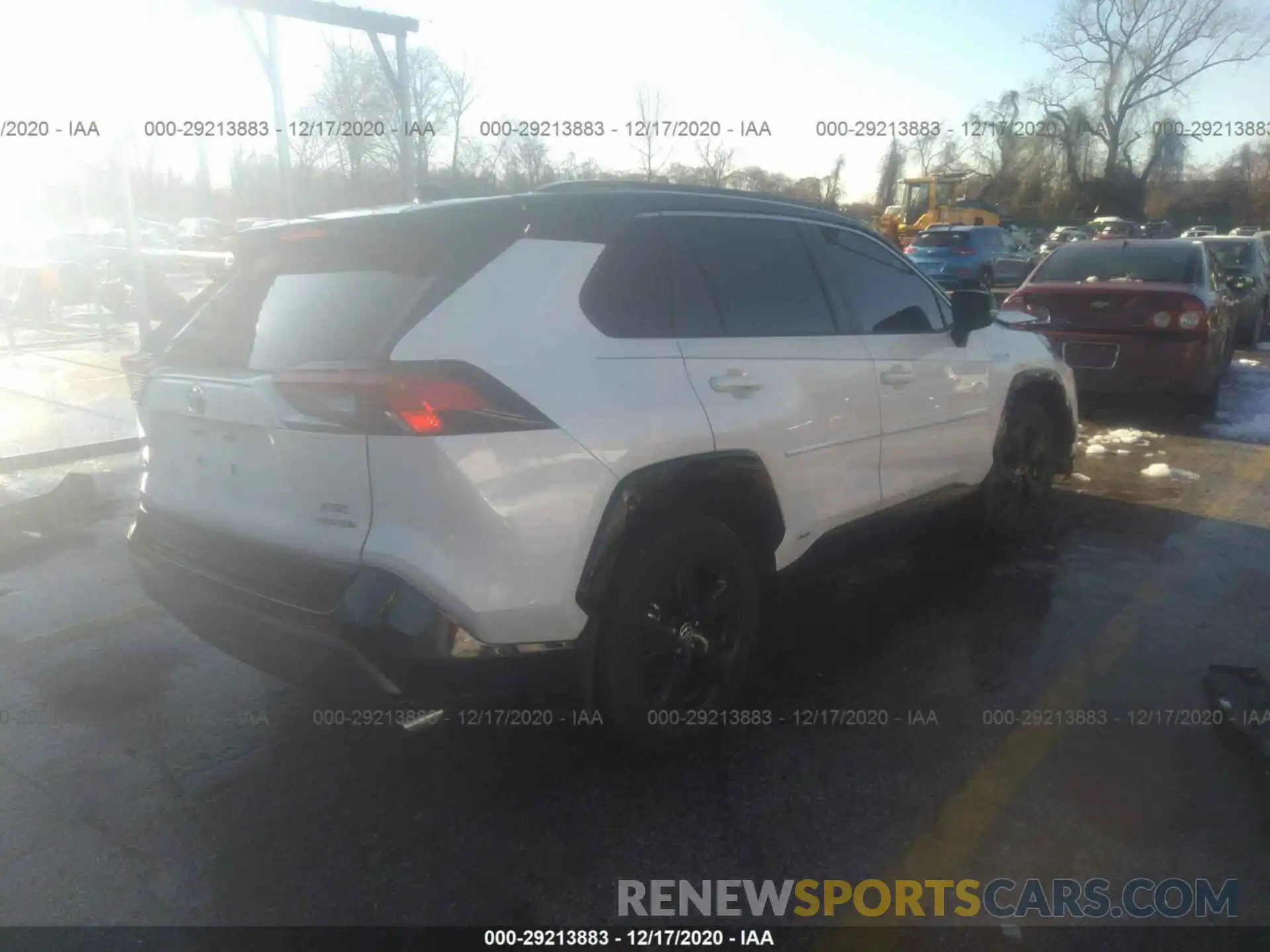 4 Photograph of a damaged car JTMEWRFV8LJ030776 TOYOTA RAV4 2020