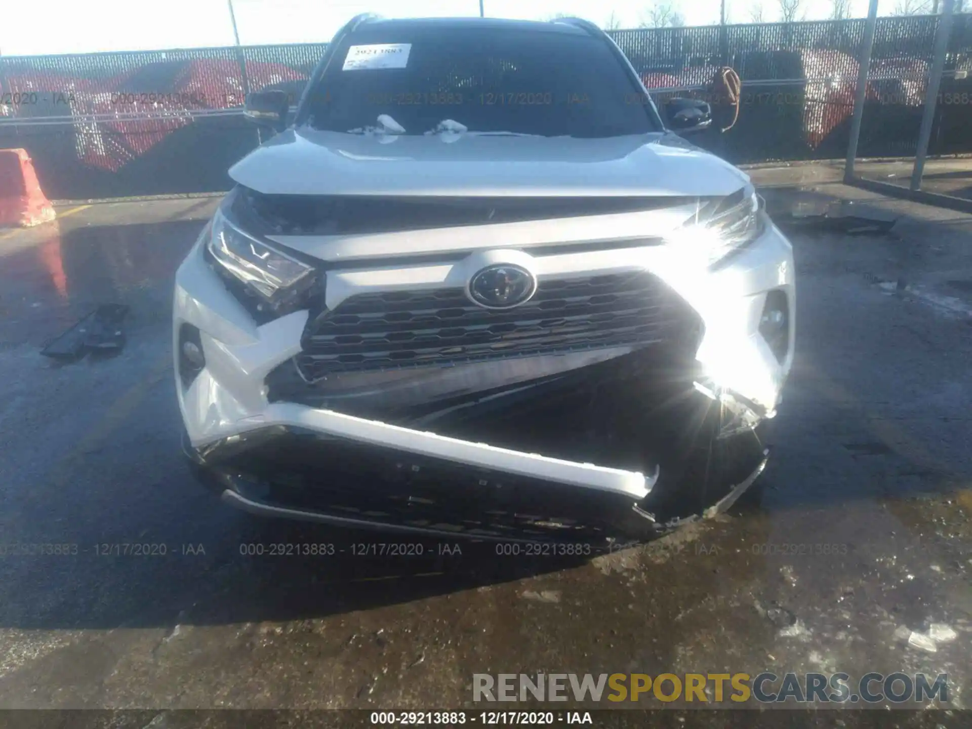 6 Photograph of a damaged car JTMEWRFV8LJ030776 TOYOTA RAV4 2020