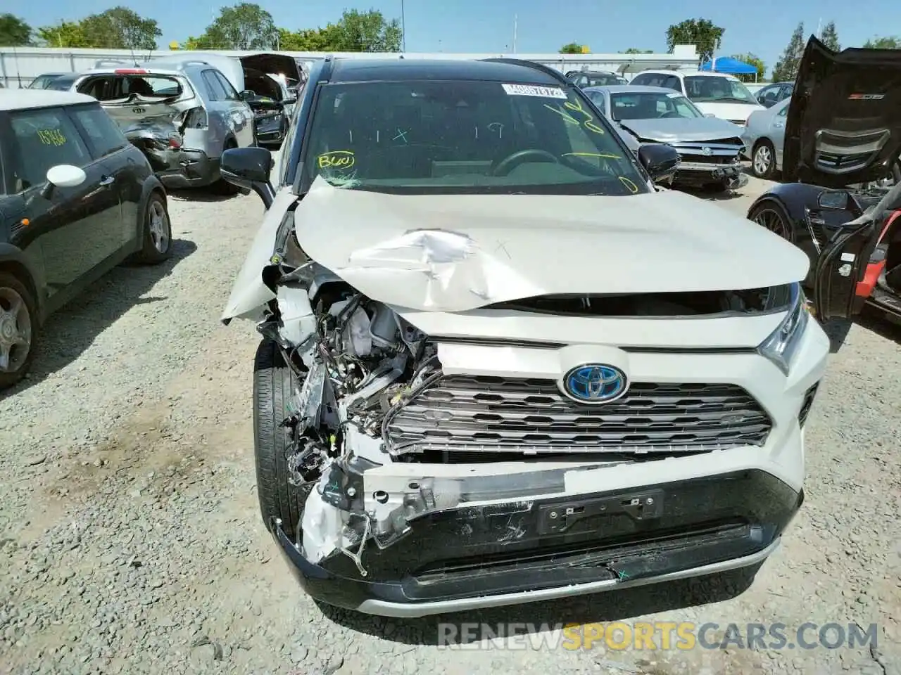 9 Photograph of a damaged car JTMEWRFV8LJ038313 TOYOTA RAV4 2020