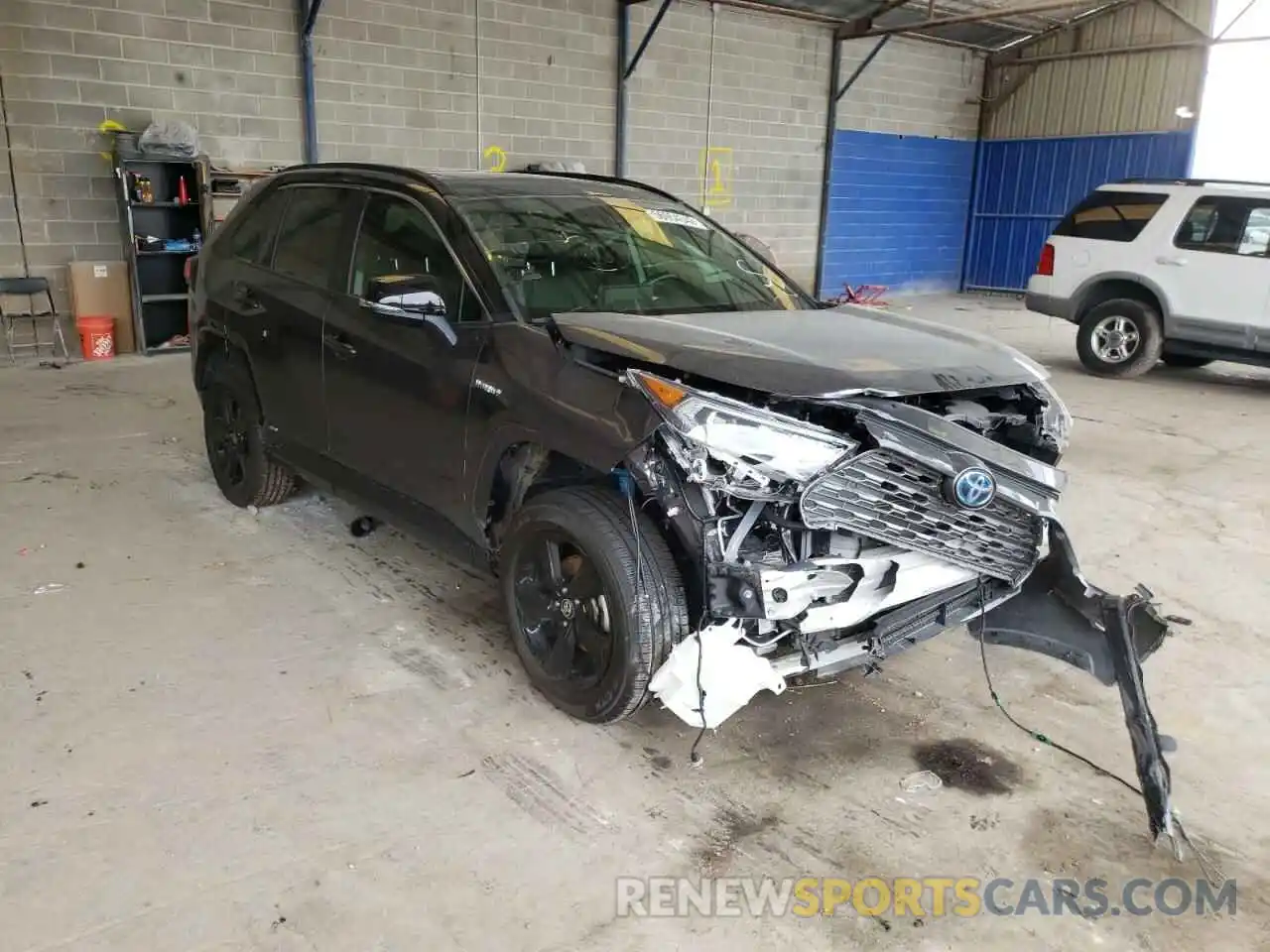 1 Photograph of a damaged car JTMEWRFV8LJ046010 TOYOTA RAV4 2020