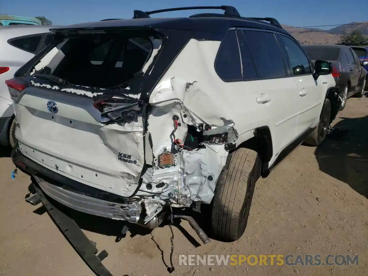 4 Photograph of a damaged car JTMEWRFV9LD532565 TOYOTA RAV4 2020