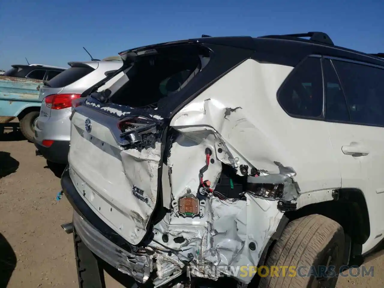 9 Photograph of a damaged car JTMEWRFV9LD532565 TOYOTA RAV4 2020