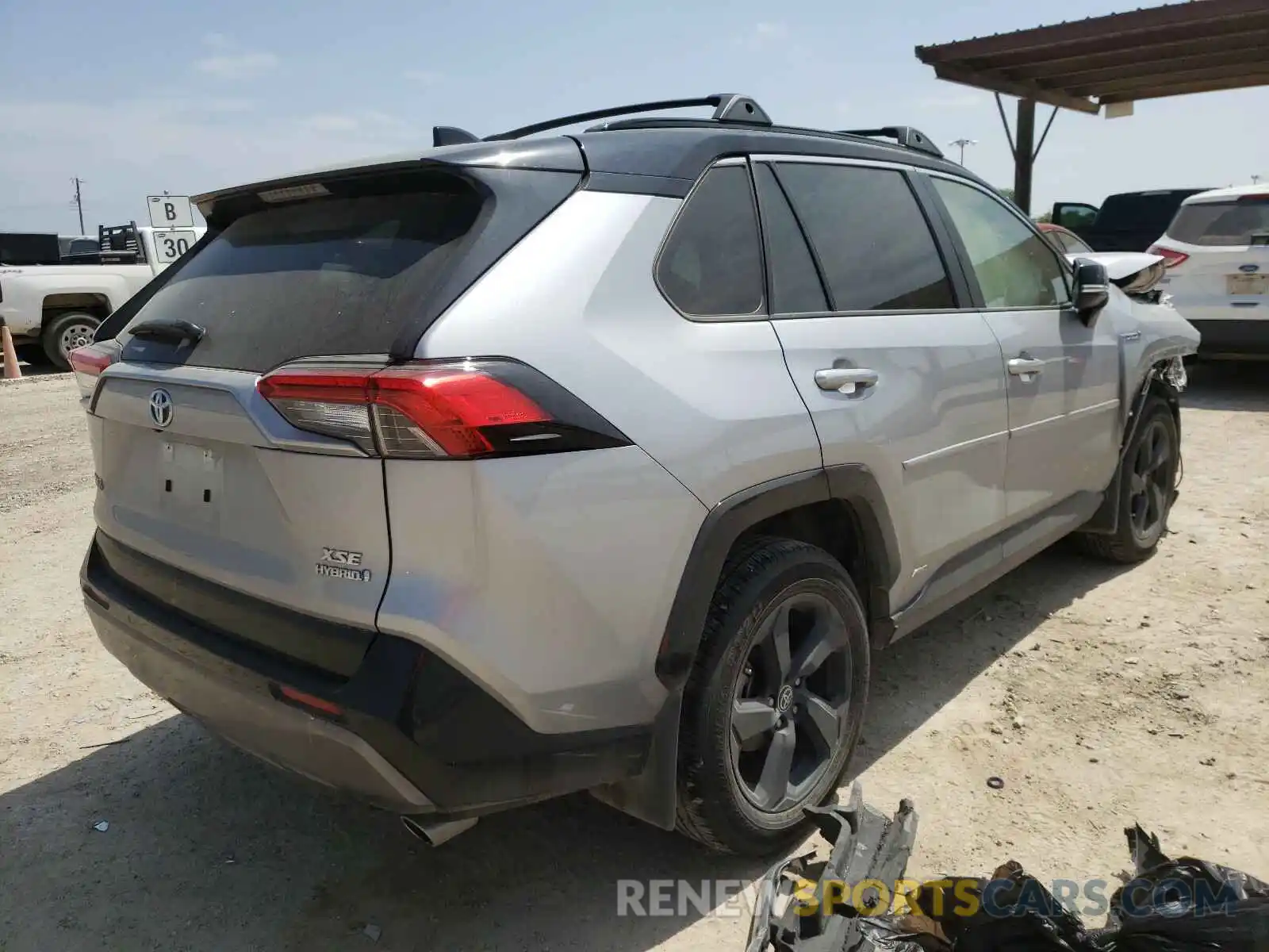 4 Photograph of a damaged car JTMEWRFV9LD537152 TOYOTA RAV4 2020