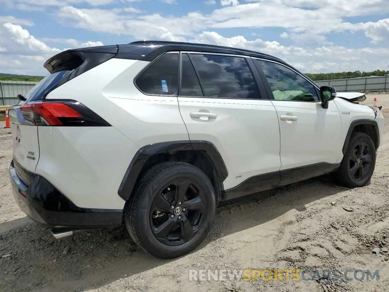 3 Photograph of a damaged car JTMEWRFV9LD539385 TOYOTA RAV4 2020