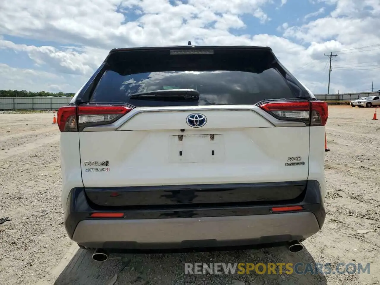 6 Photograph of a damaged car JTMEWRFV9LD539385 TOYOTA RAV4 2020