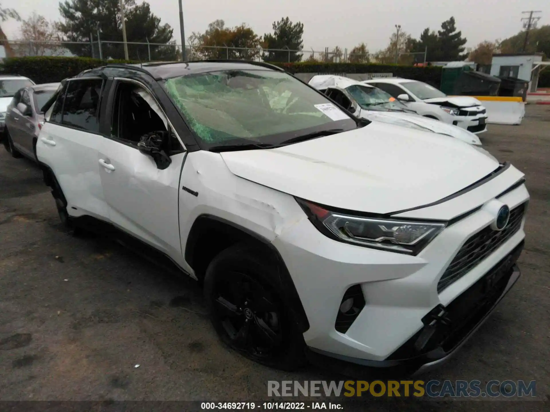 1 Photograph of a damaged car JTMEWRFV9LJ043262 TOYOTA RAV4 2020