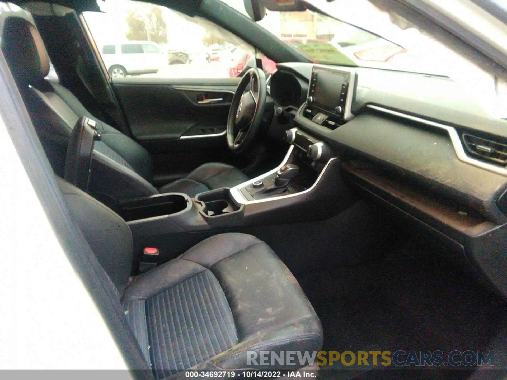 5 Photograph of a damaged car JTMEWRFV9LJ043262 TOYOTA RAV4 2020