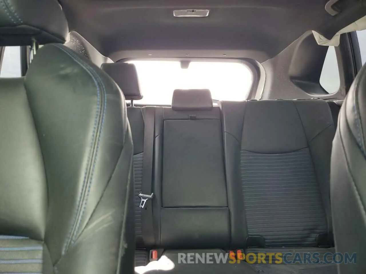 10 Photograph of a damaged car JTMEWRFVXLD528668 TOYOTA RAV4 2020