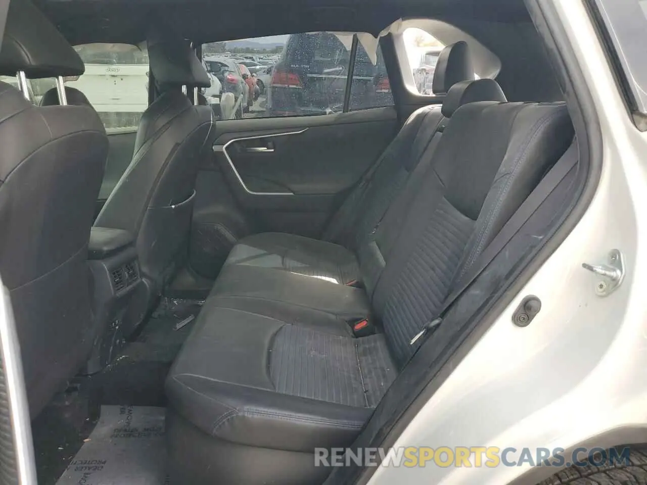 12 Photograph of a damaged car JTMEWRFVXLD528668 TOYOTA RAV4 2020