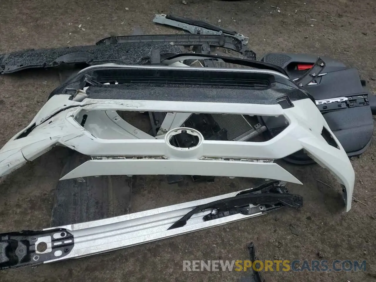 13 Photograph of a damaged car JTMEWRFVXLD537676 TOYOTA RAV4 2020