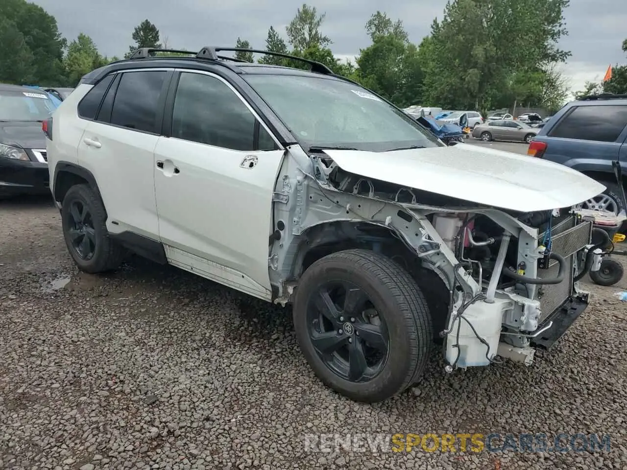 4 Photograph of a damaged car JTMEWRFVXLD537676 TOYOTA RAV4 2020