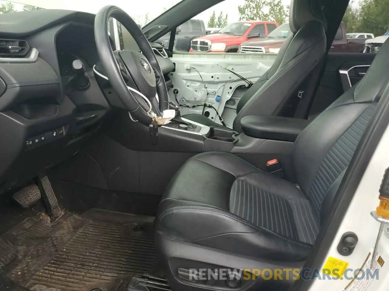 7 Photograph of a damaged car JTMEWRFVXLD537676 TOYOTA RAV4 2020