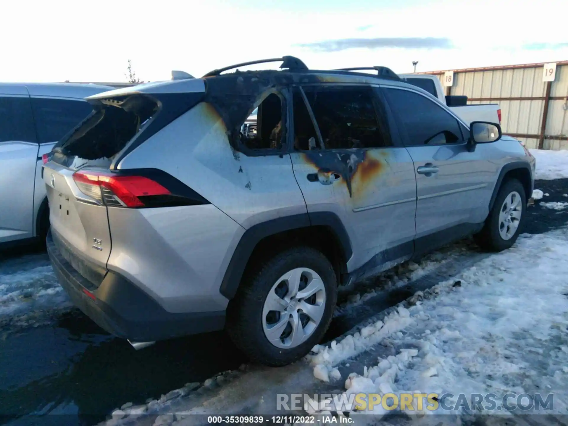 4 Photograph of a damaged car JTMF1RFV2LD059501 TOYOTA RAV4 2020