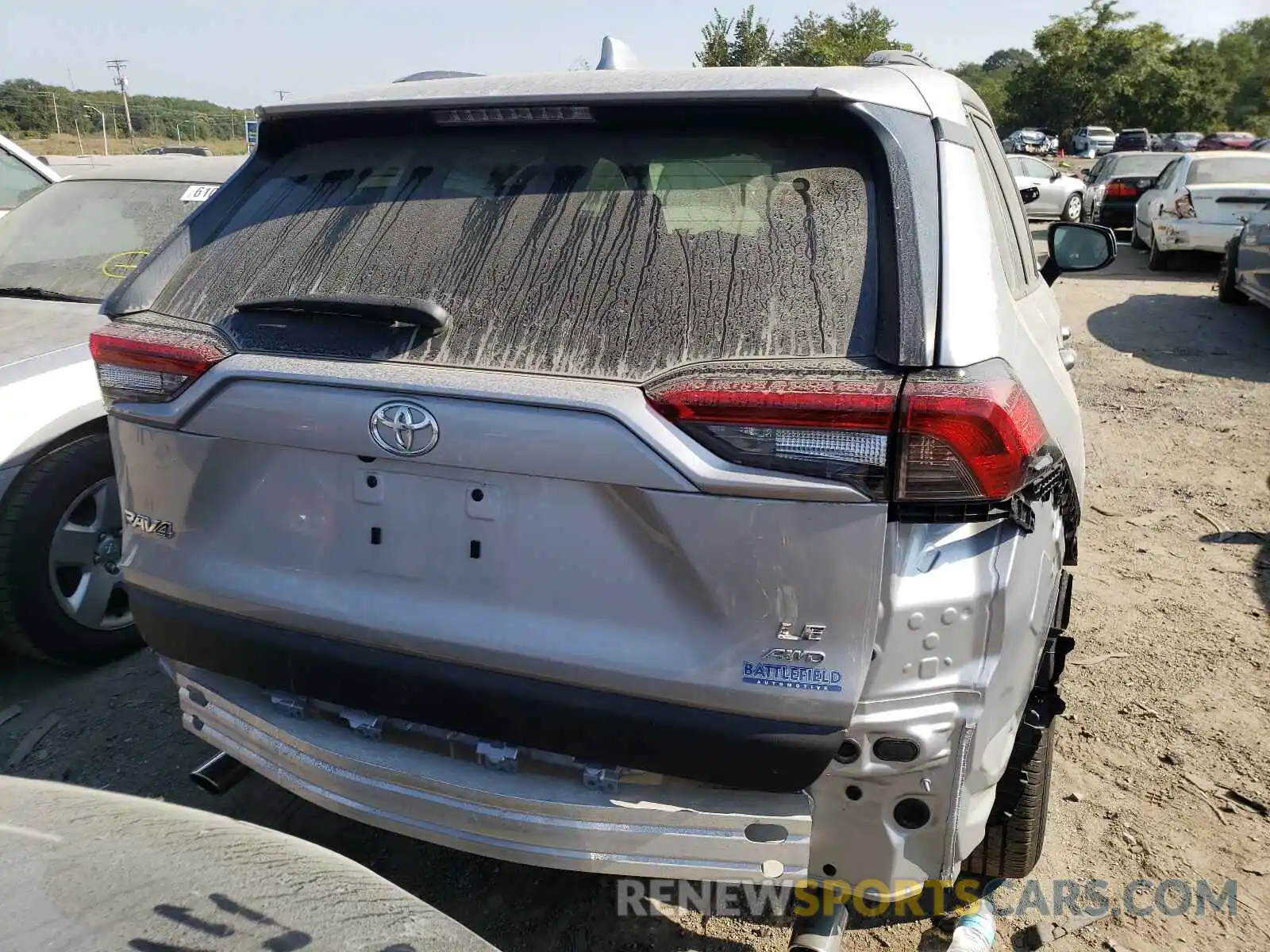 9 Photograph of a damaged car JTMF1RFV2LD529199 TOYOTA RAV4 2020