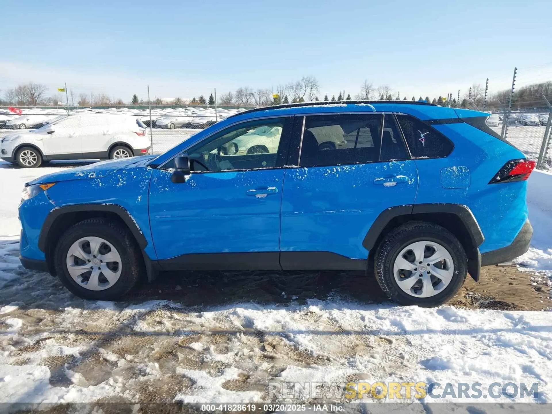 14 Photograph of a damaged car JTMF1RFV3LD068644 TOYOTA RAV4 2020