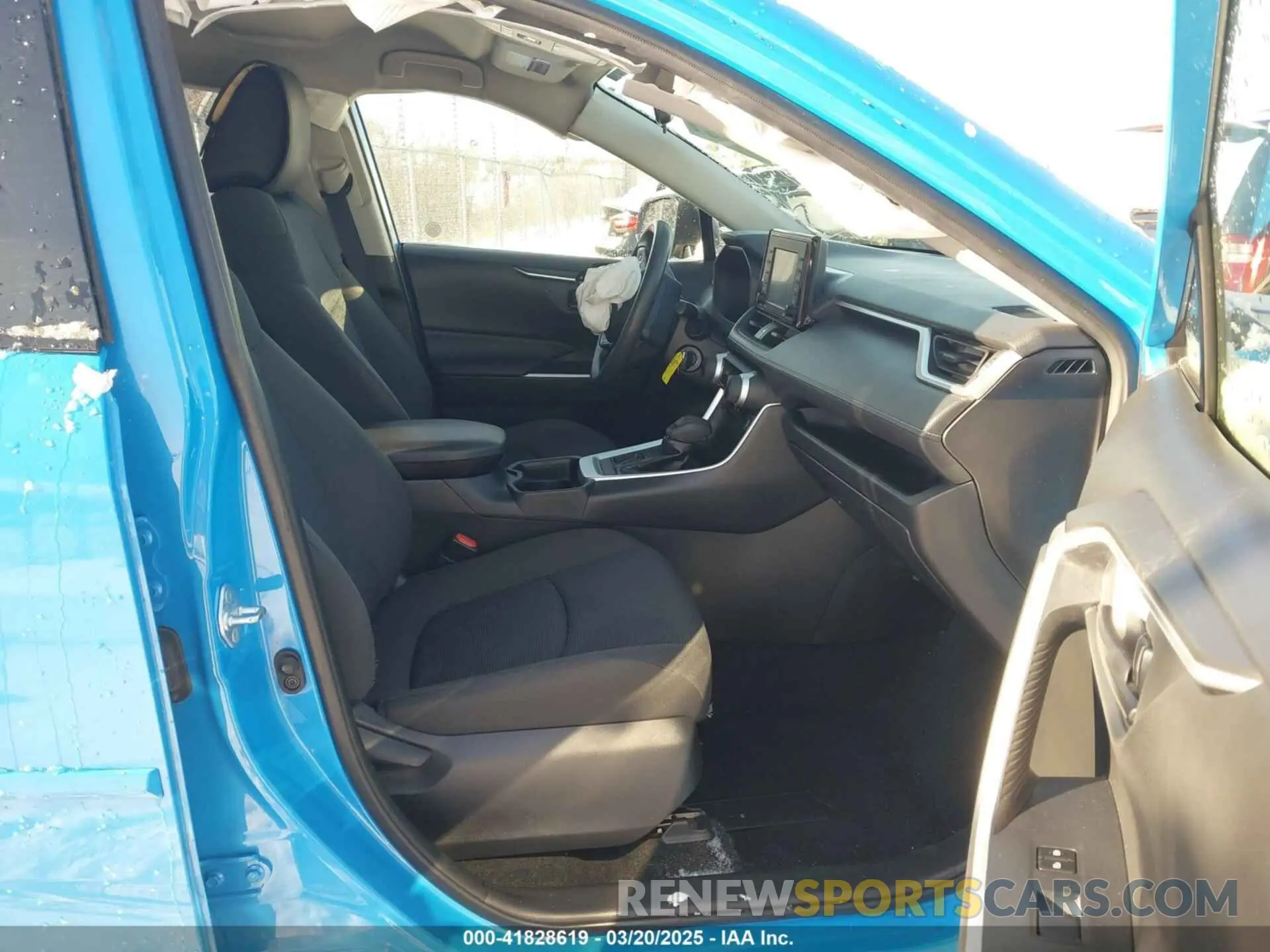 5 Photograph of a damaged car JTMF1RFV3LD068644 TOYOTA RAV4 2020