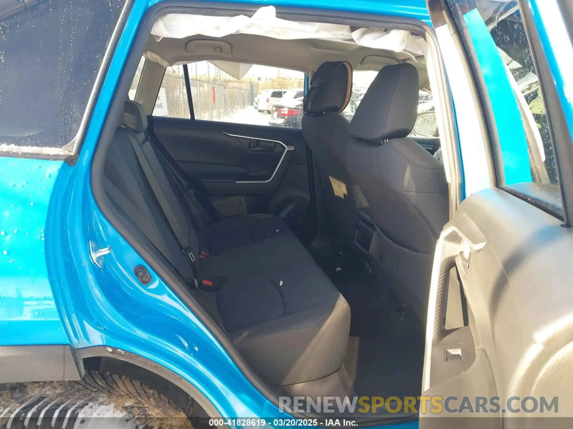8 Photograph of a damaged car JTMF1RFV3LD068644 TOYOTA RAV4 2020