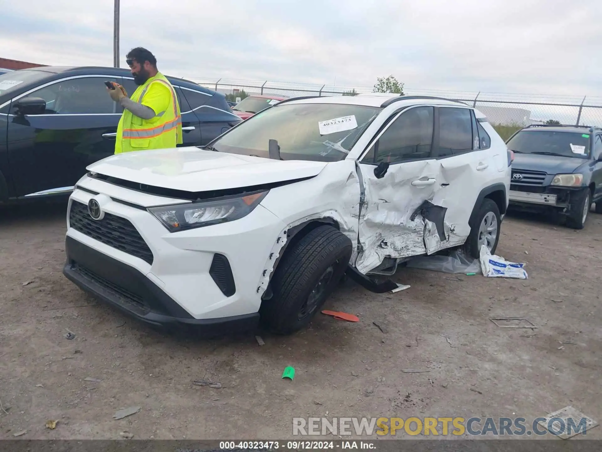 2 Photograph of a damaged car JTMF1RFV5LD047794 TOYOTA RAV4 2020