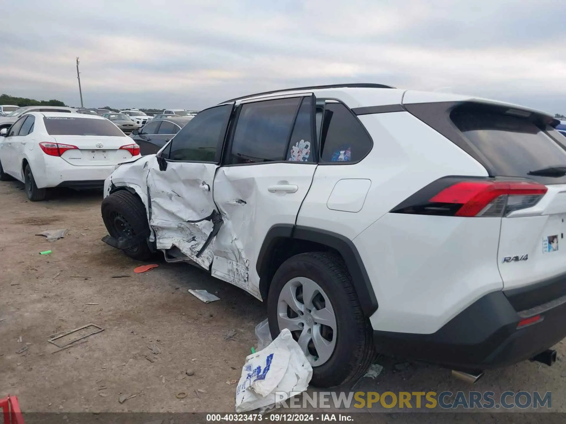 6 Photograph of a damaged car JTMF1RFV5LD047794 TOYOTA RAV4 2020
