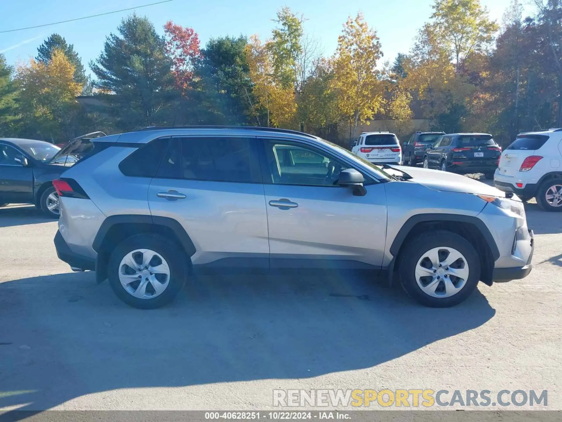 13 Photograph of a damaged car JTMF1RFV7LD526797 TOYOTA RAV4 2020