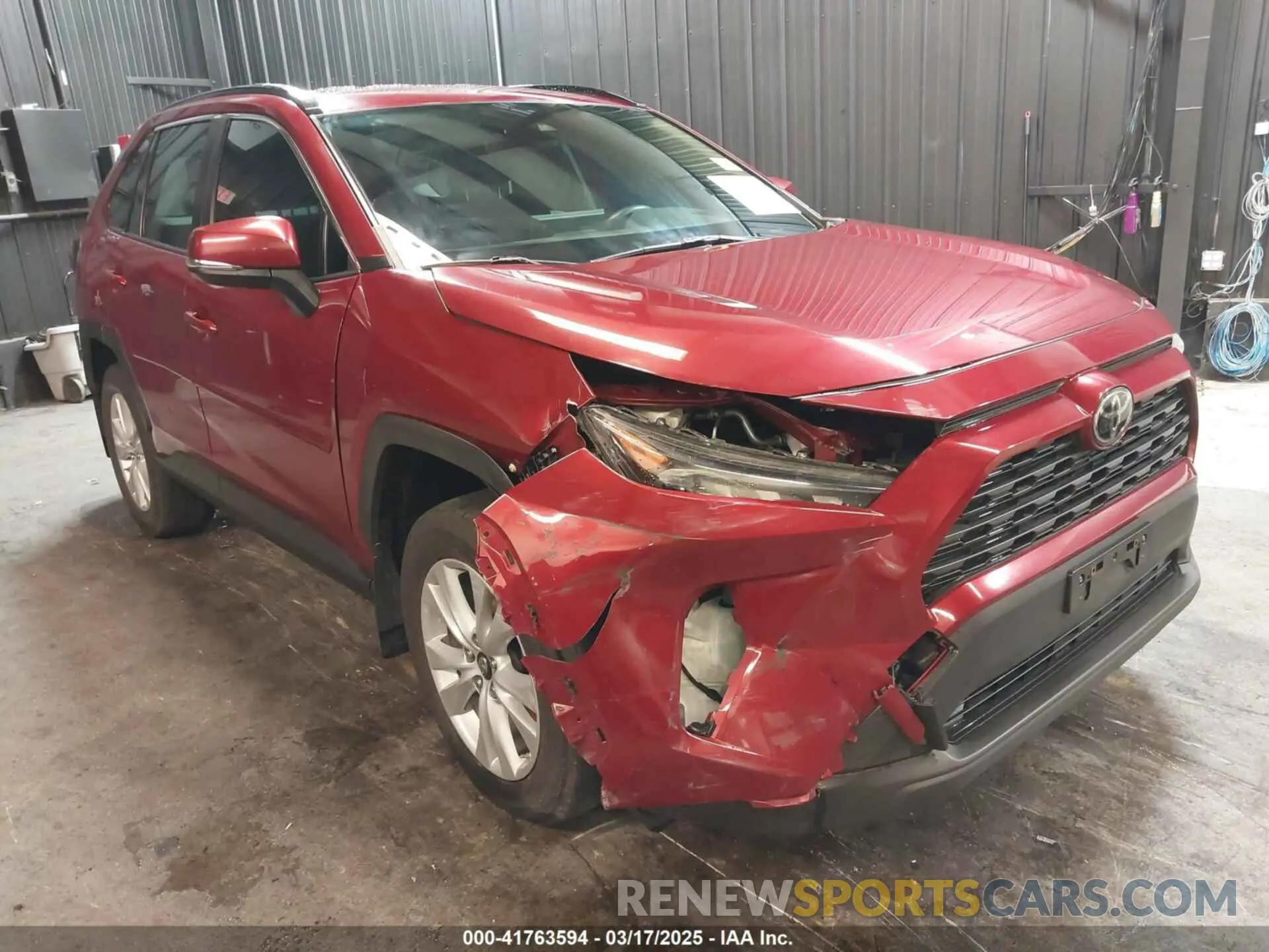 1 Photograph of a damaged car JTMG1RFV0LD063731 TOYOTA RAV4 2020