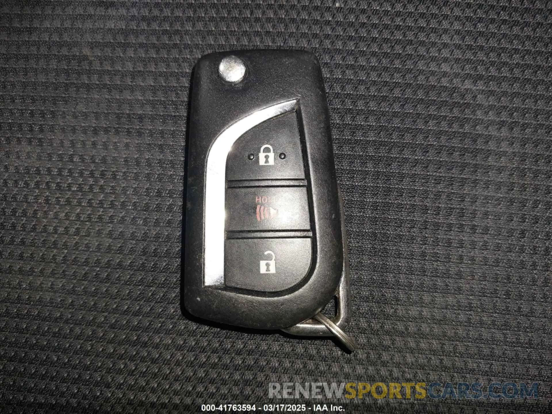 11 Photograph of a damaged car JTMG1RFV0LD063731 TOYOTA RAV4 2020