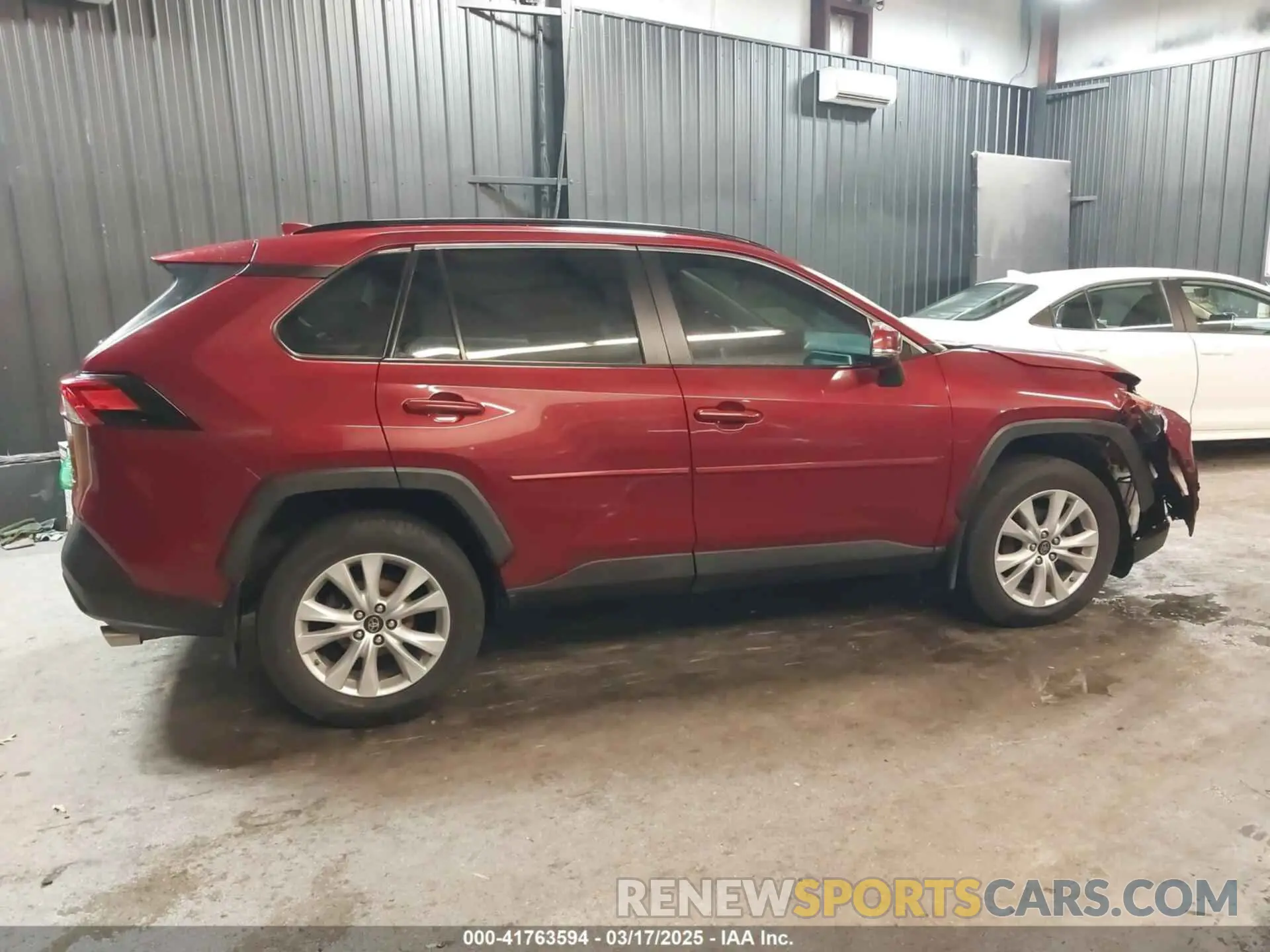 13 Photograph of a damaged car JTMG1RFV0LD063731 TOYOTA RAV4 2020