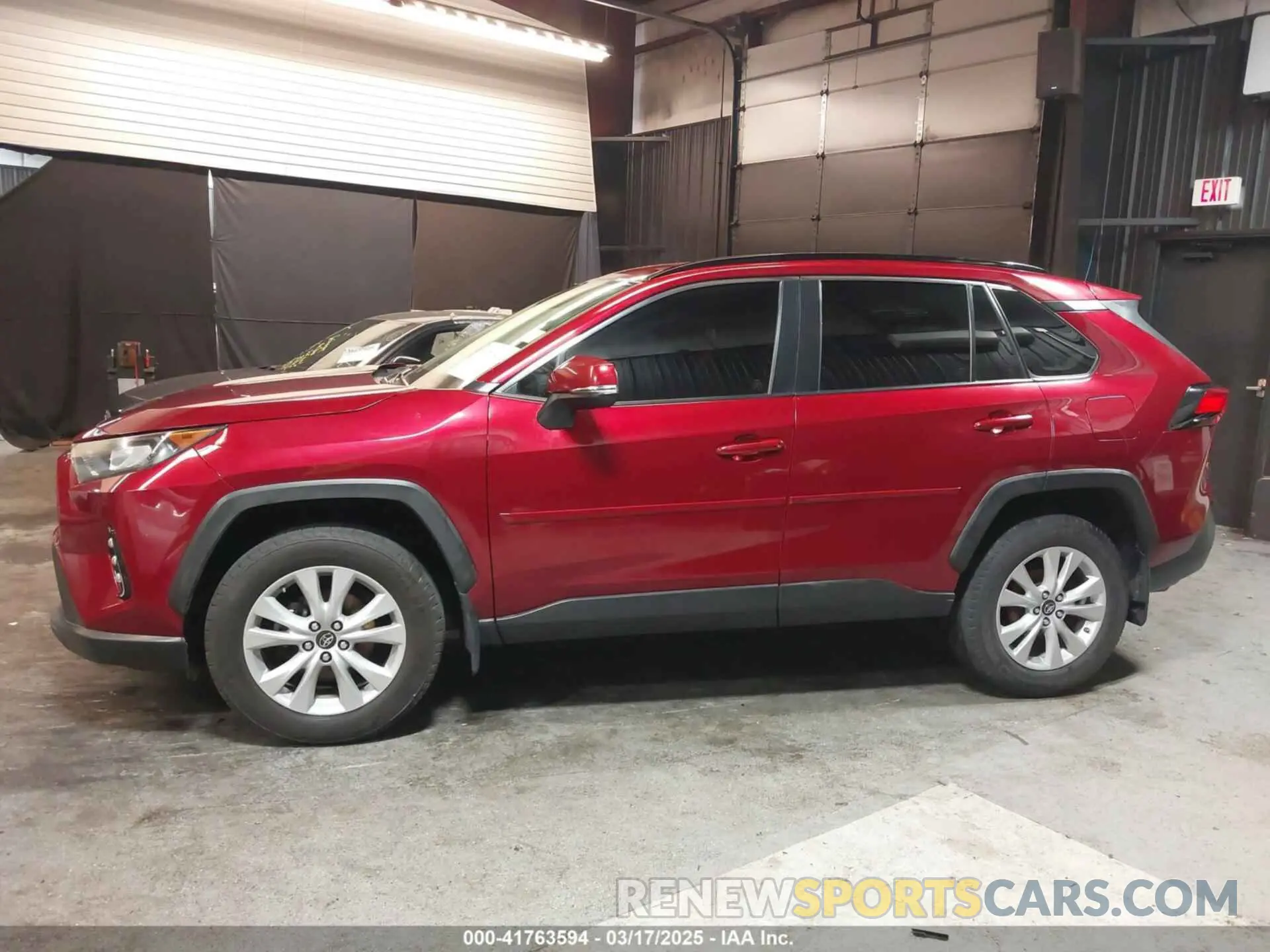 14 Photograph of a damaged car JTMG1RFV0LD063731 TOYOTA RAV4 2020