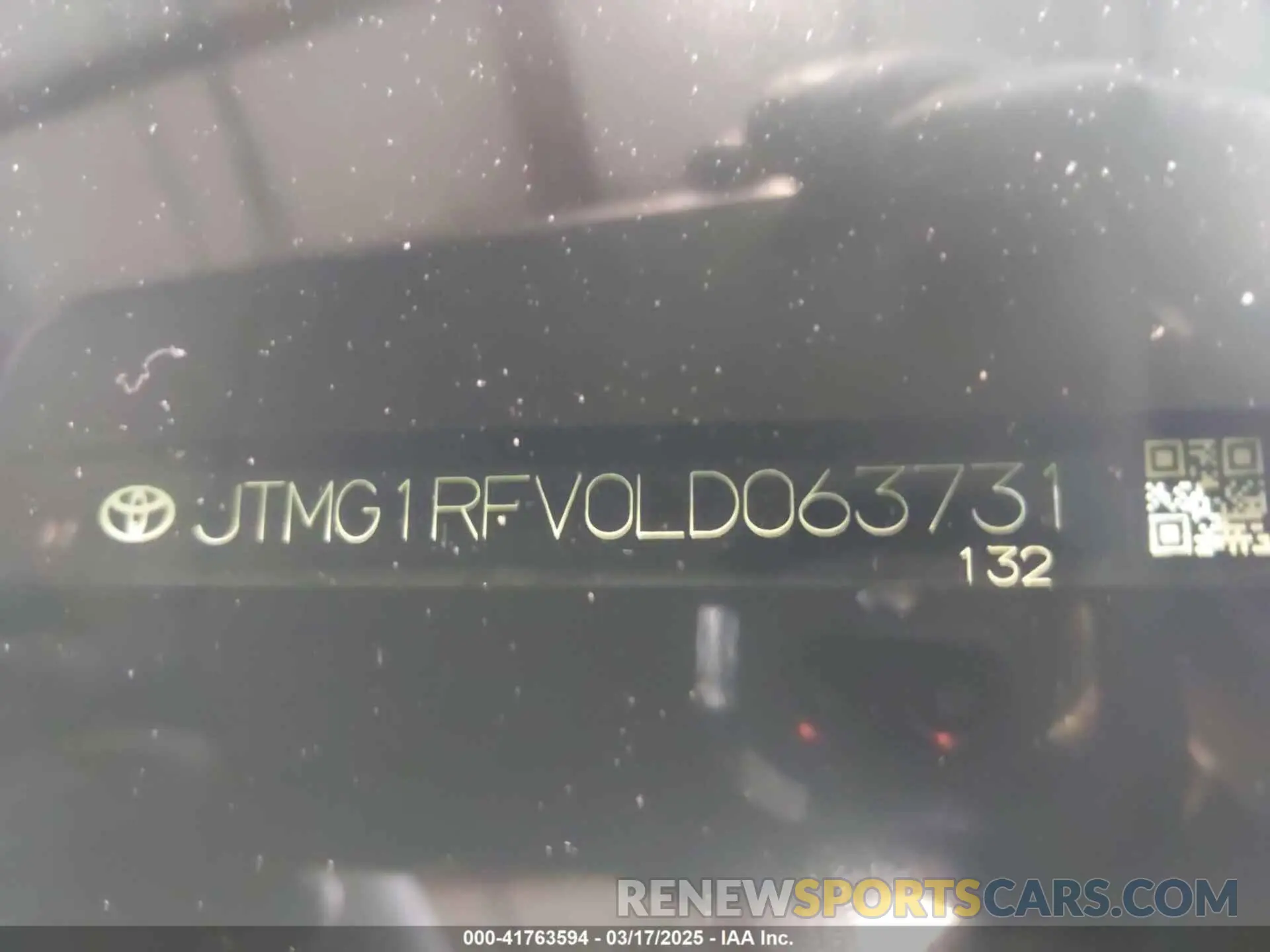 18 Photograph of a damaged car JTMG1RFV0LD063731 TOYOTA RAV4 2020