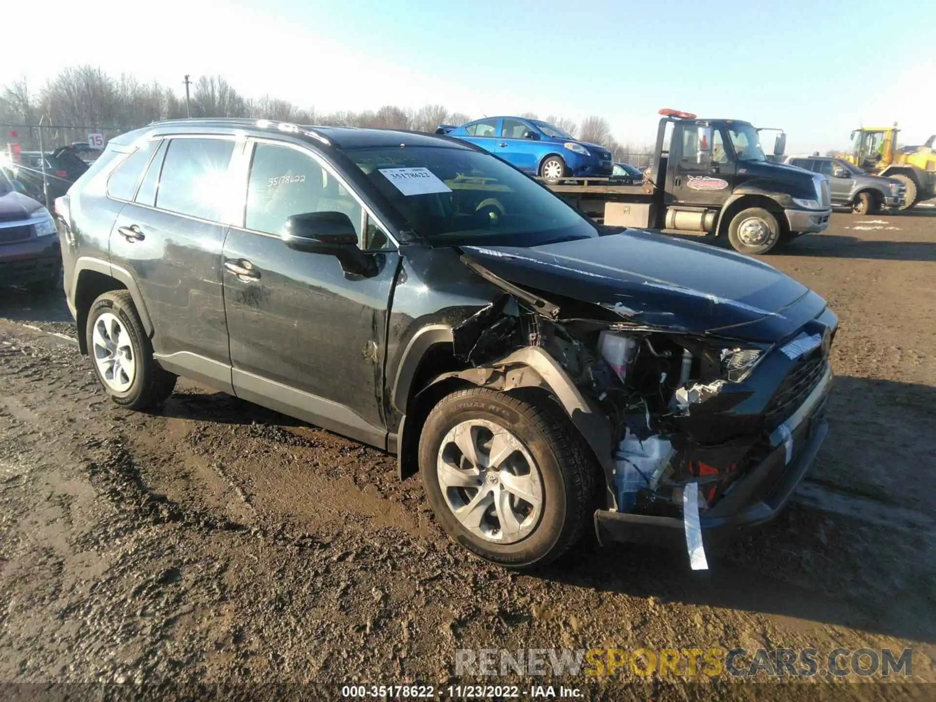 1 Photograph of a damaged car JTMG1RFV0LD531229 TOYOTA RAV4 2020