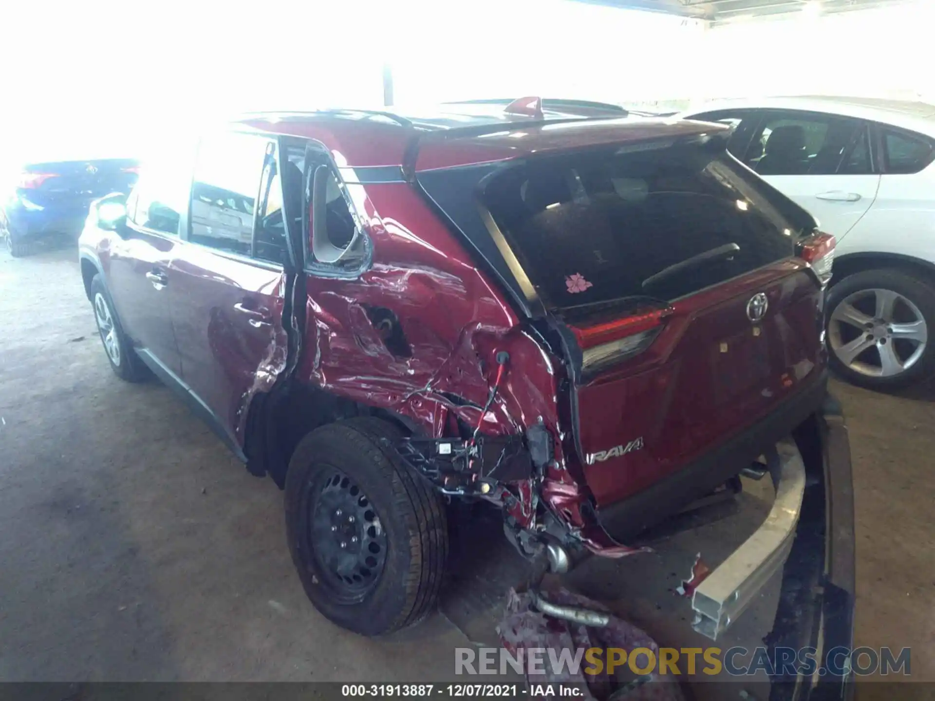 6 Photograph of a damaged car JTMG1RFV1LD064676 TOYOTA RAV4 2020