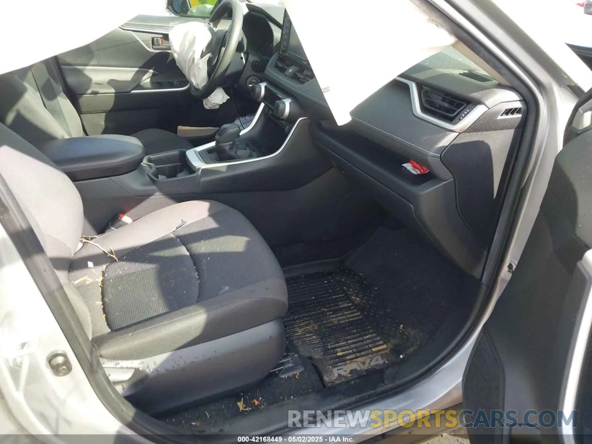 5 Photograph of a damaged car JTMG1RFV8LD062309 TOYOTA RAV4 2020