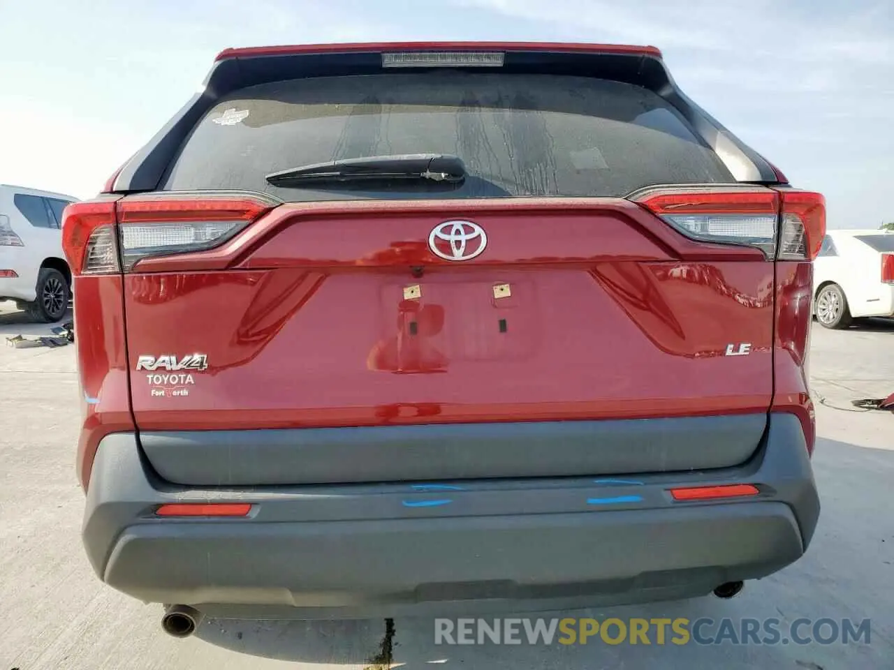 6 Photograph of a damaged car JTMH1RFV0LD043502 TOYOTA RAV4 2020
