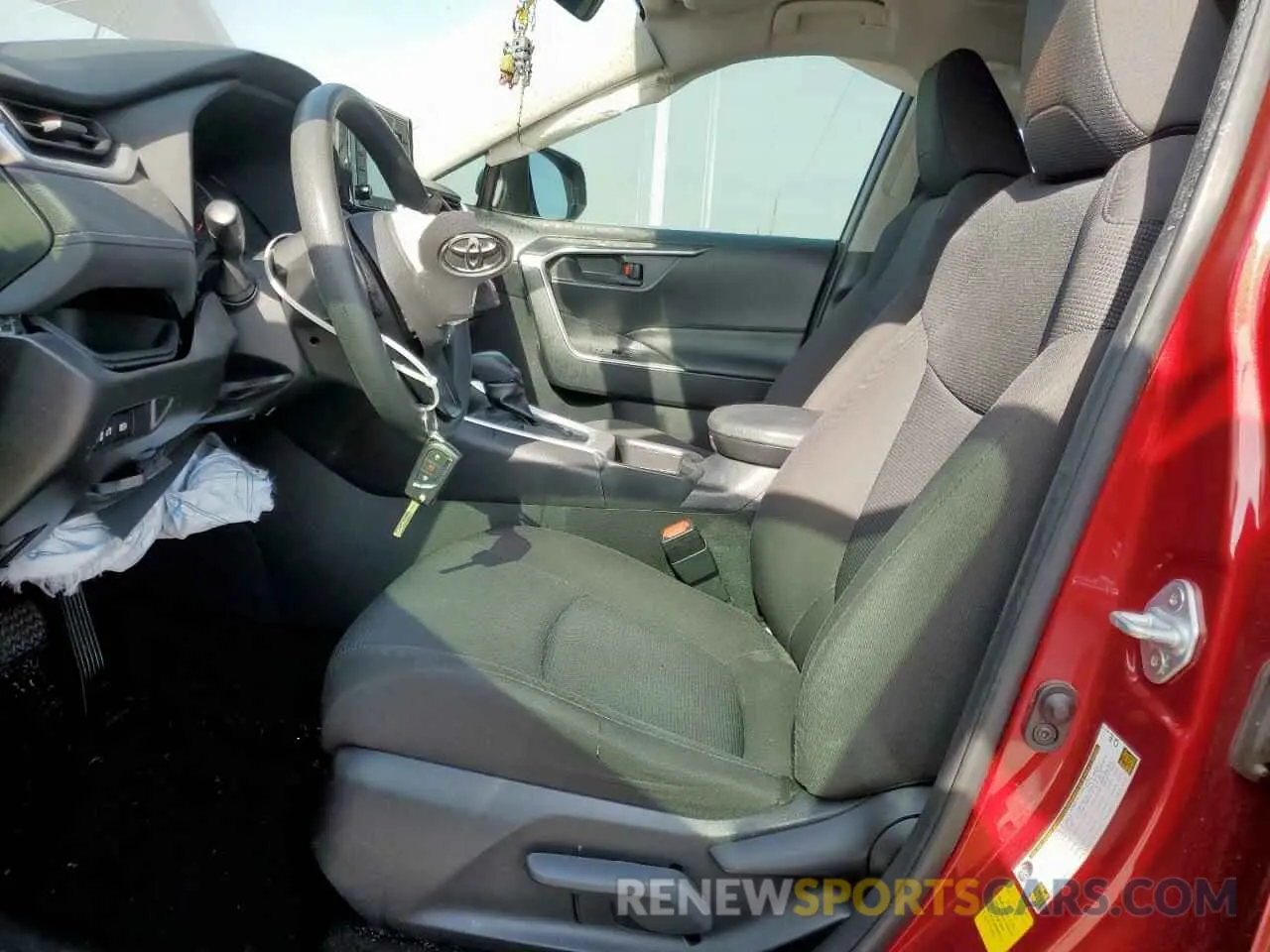7 Photograph of a damaged car JTMH1RFV0LD043502 TOYOTA RAV4 2020