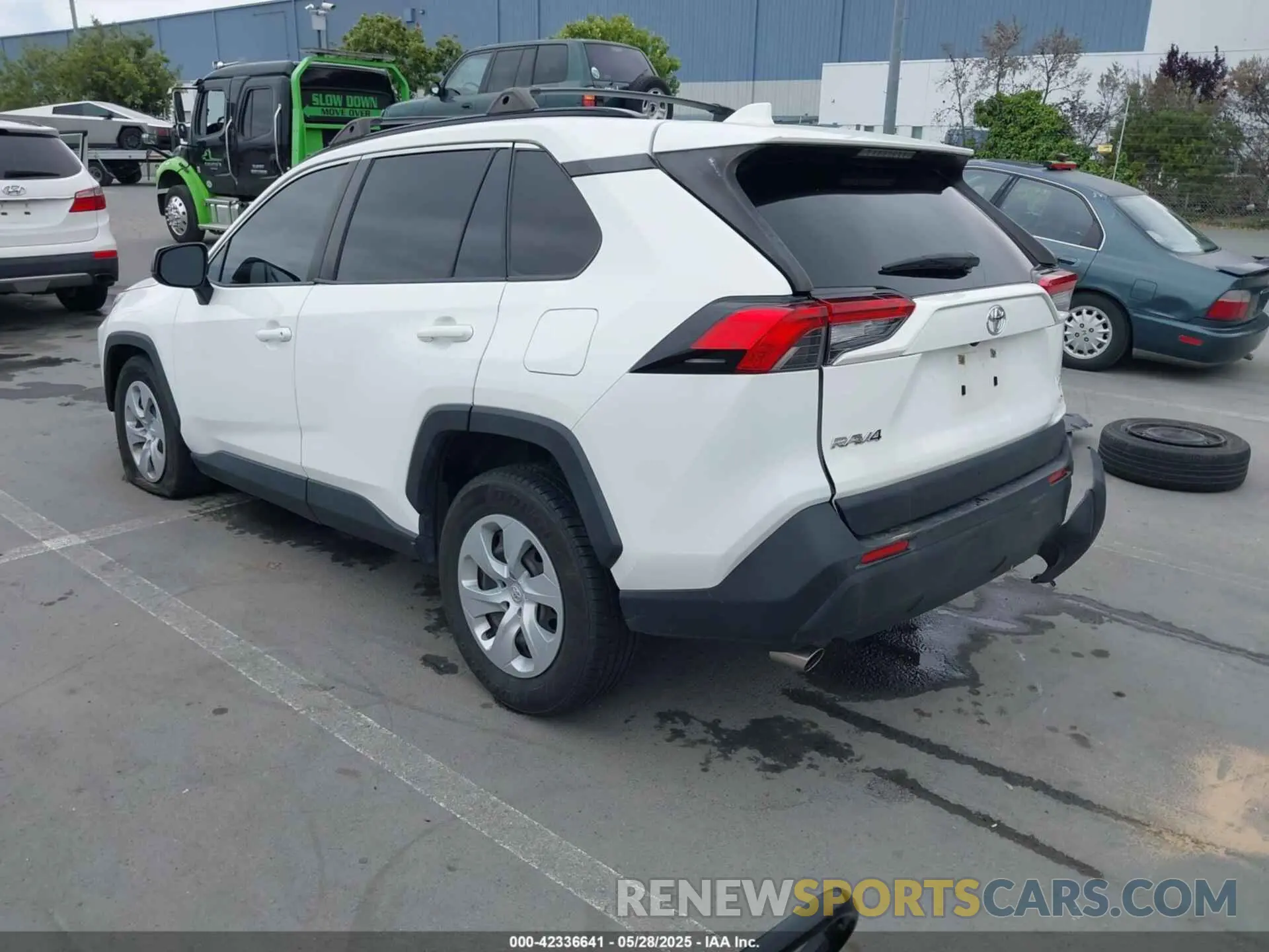 3 Photograph of a damaged car JTMH1RFV0LD053804 TOYOTA RAV4 2020