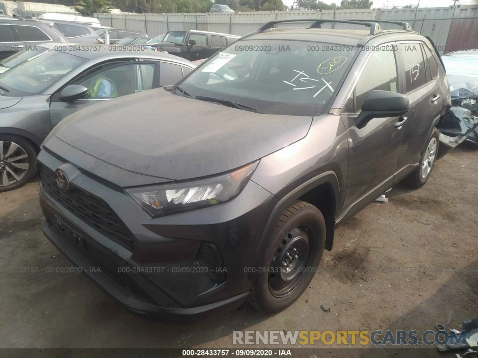 2 Photograph of a damaged car JTMH1RFV0LD056136 TOYOTA RAV4 2020