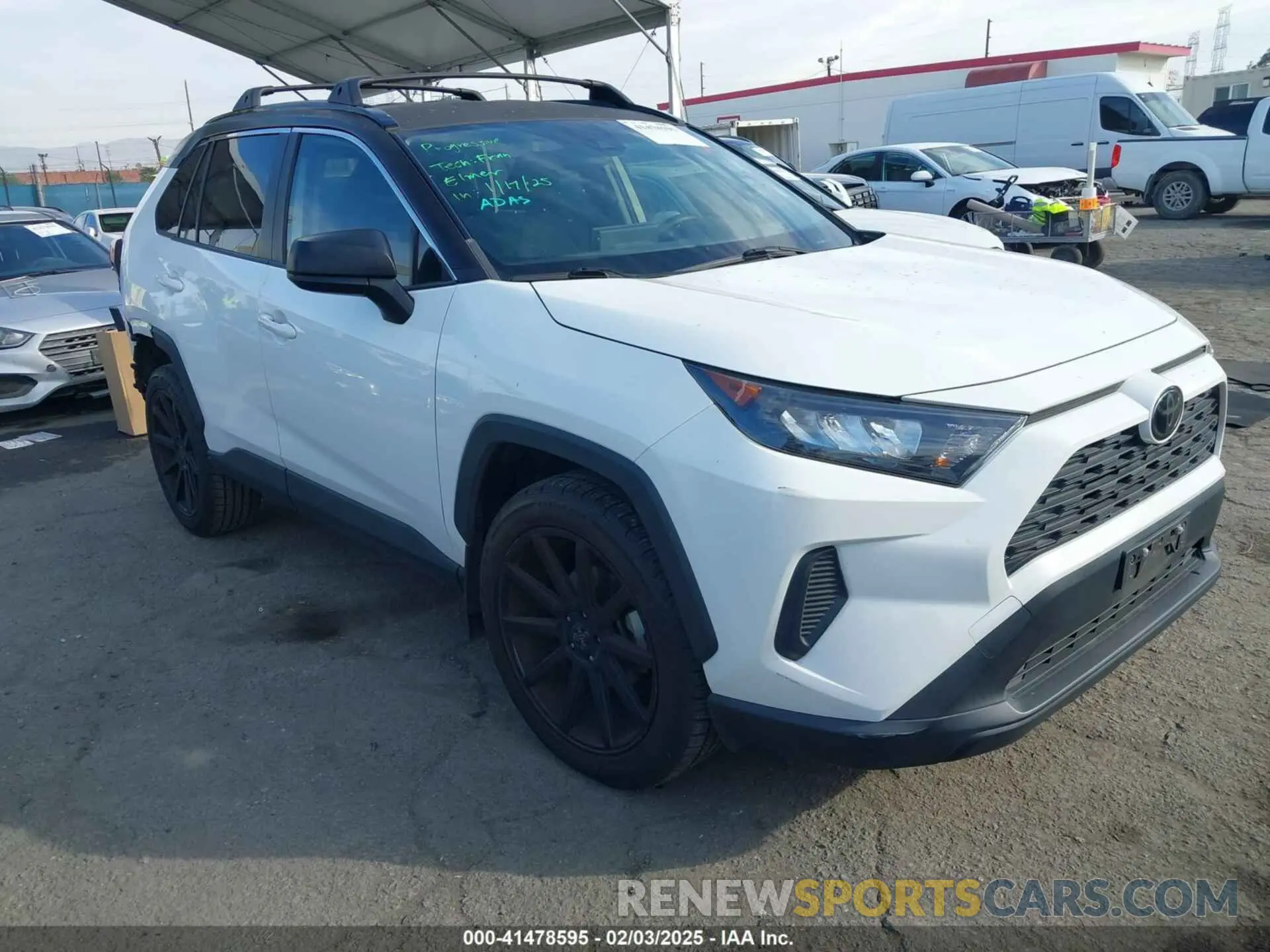 1 Photograph of a damaged car JTMH1RFV1LD048496 TOYOTA RAV4 2020