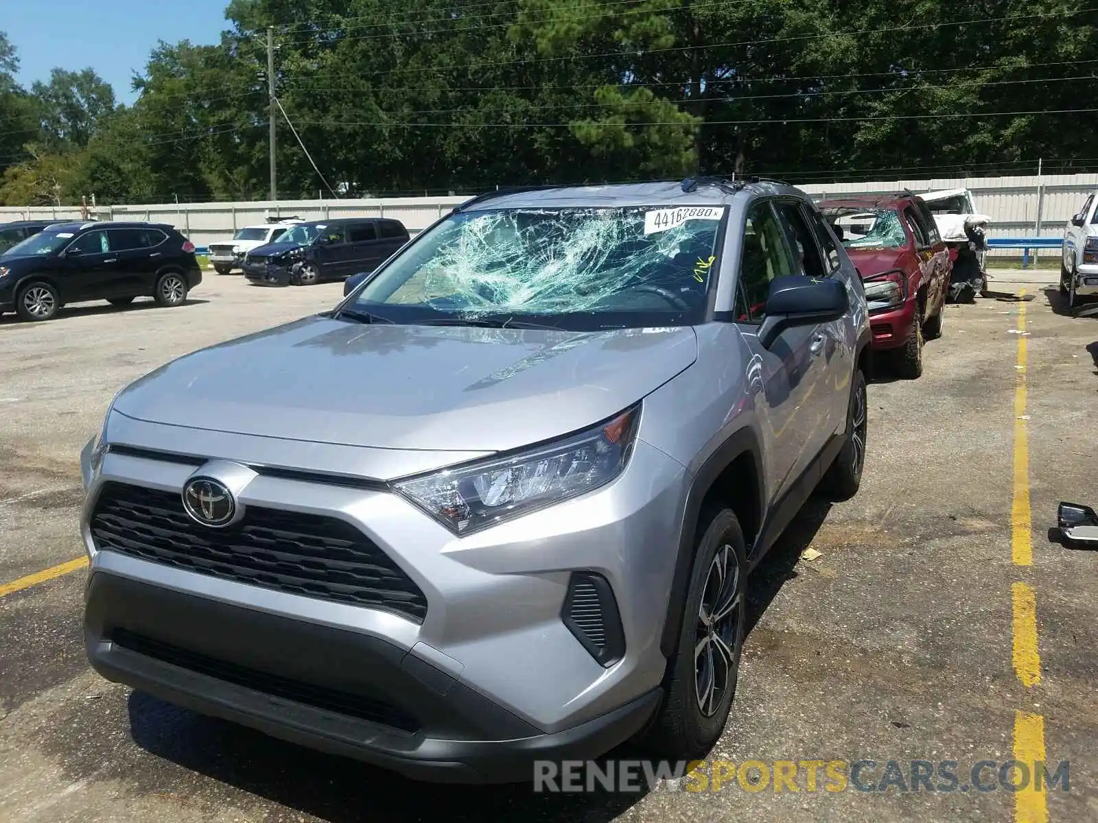 2 Photograph of a damaged car JTMH1RFV2LD046837 TOYOTA RAV4 2020