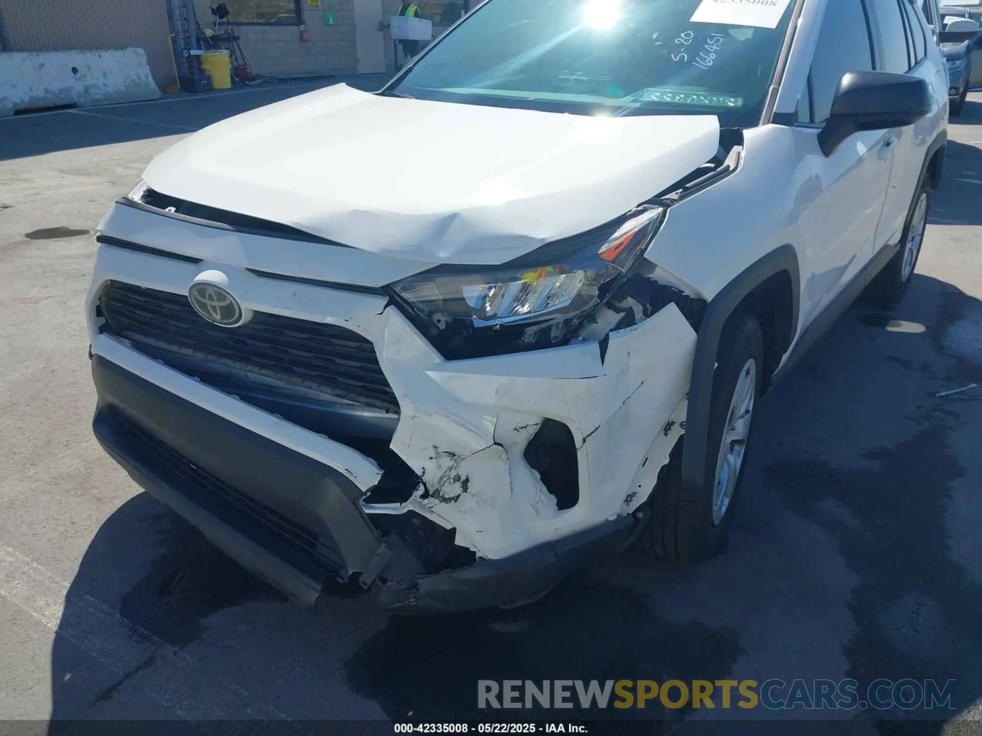 6 Photograph of a damaged car JTMH1RFV2LD057255 TOYOTA RAV4 2020