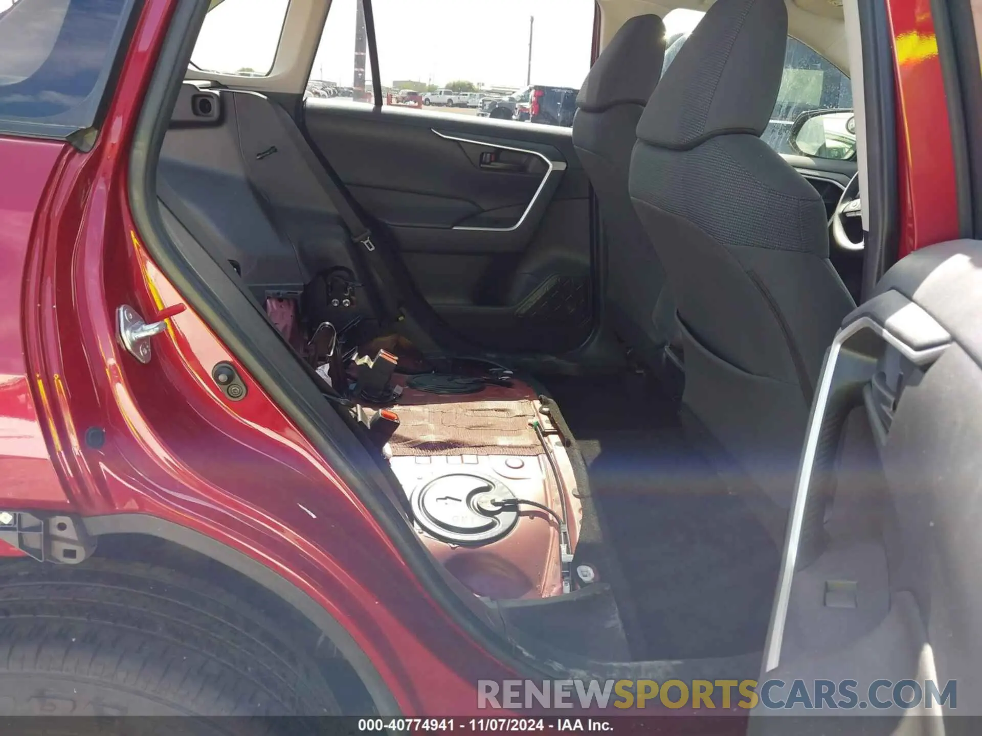 8 Photograph of a damaged car JTMH1RFV3LD045244 TOYOTA RAV4 2020