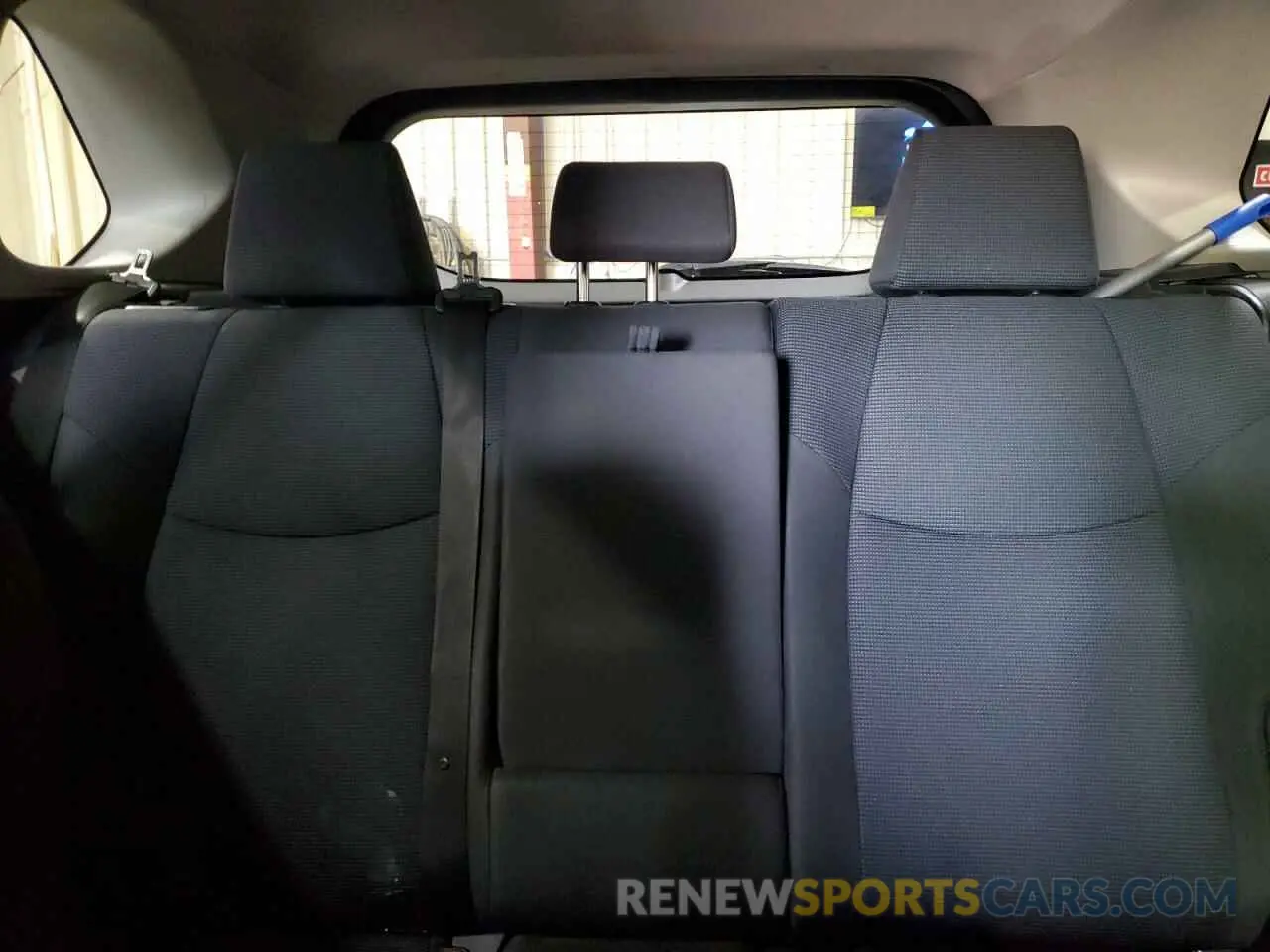 10 Photograph of a damaged car JTMH1RFV3LD052811 TOYOTA RAV4 2020