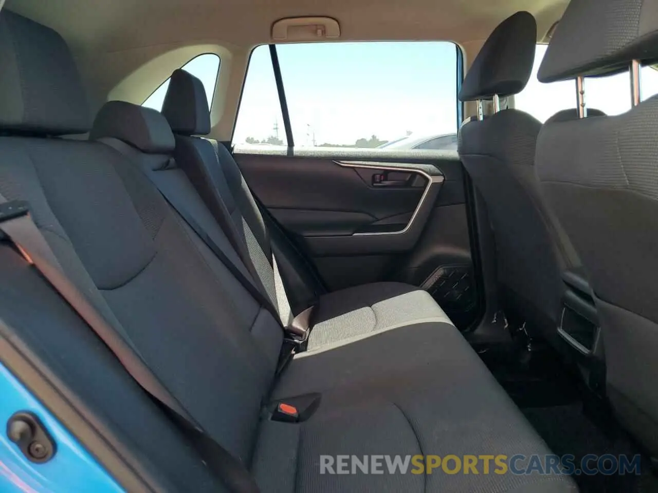 11 Photograph of a damaged car JTMH1RFV4LD057449 TOYOTA RAV4 2020